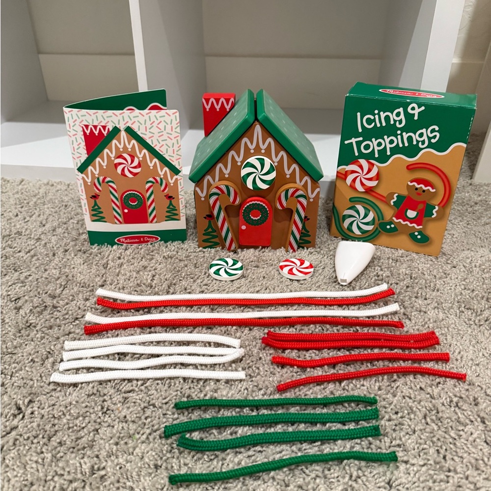 Melissa & Doug Wooden Gingerbread House Reusable, Mess-Free Play Set Activity